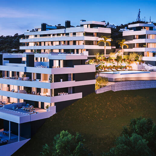 Lyxlägenhet i Los Altos de Los Monteros med panoramautsikt