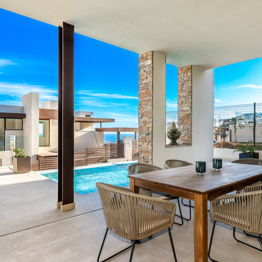 Villas Vanguardistas con Vistas Panorámicas al Mar y Tranquilidad de Golf