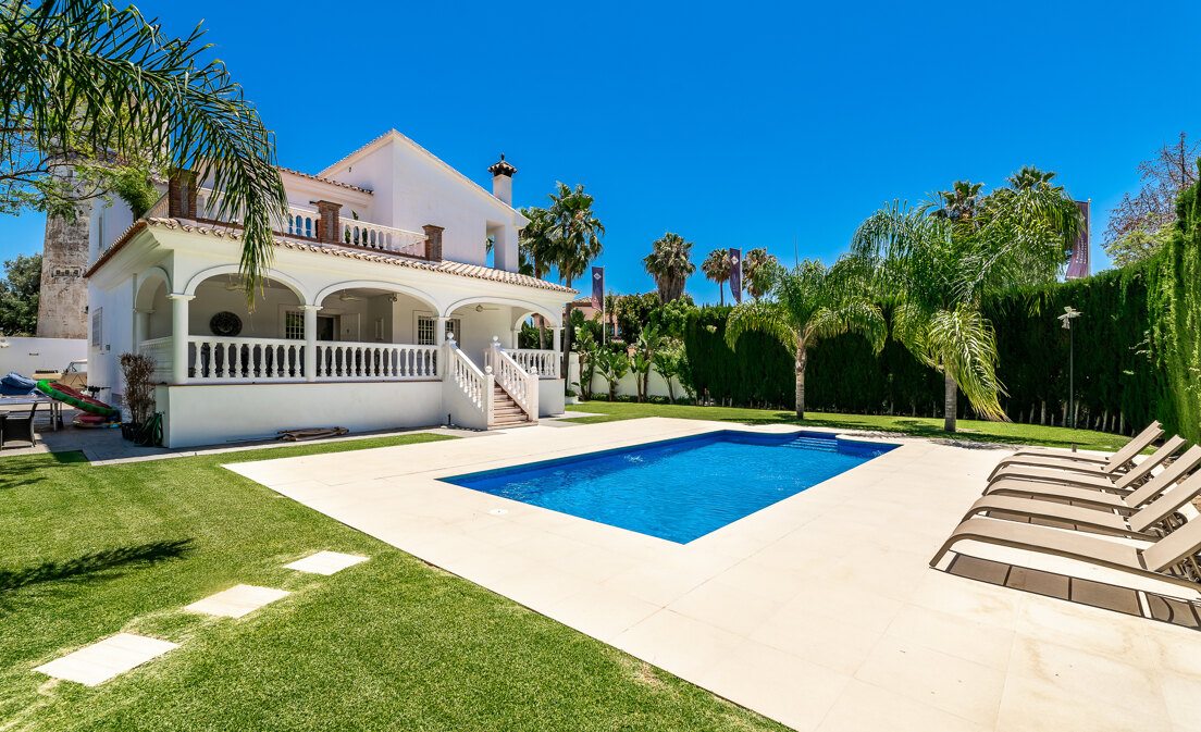 Spektakuläre Villa in Nueva Andalucia im Golftal