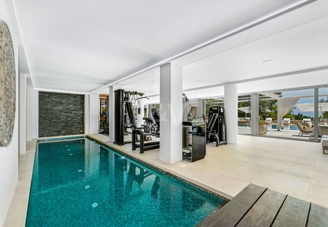 Bijoux architectural moderne Cascada de Camoján. Prix à partir de 48 000 € par semaine