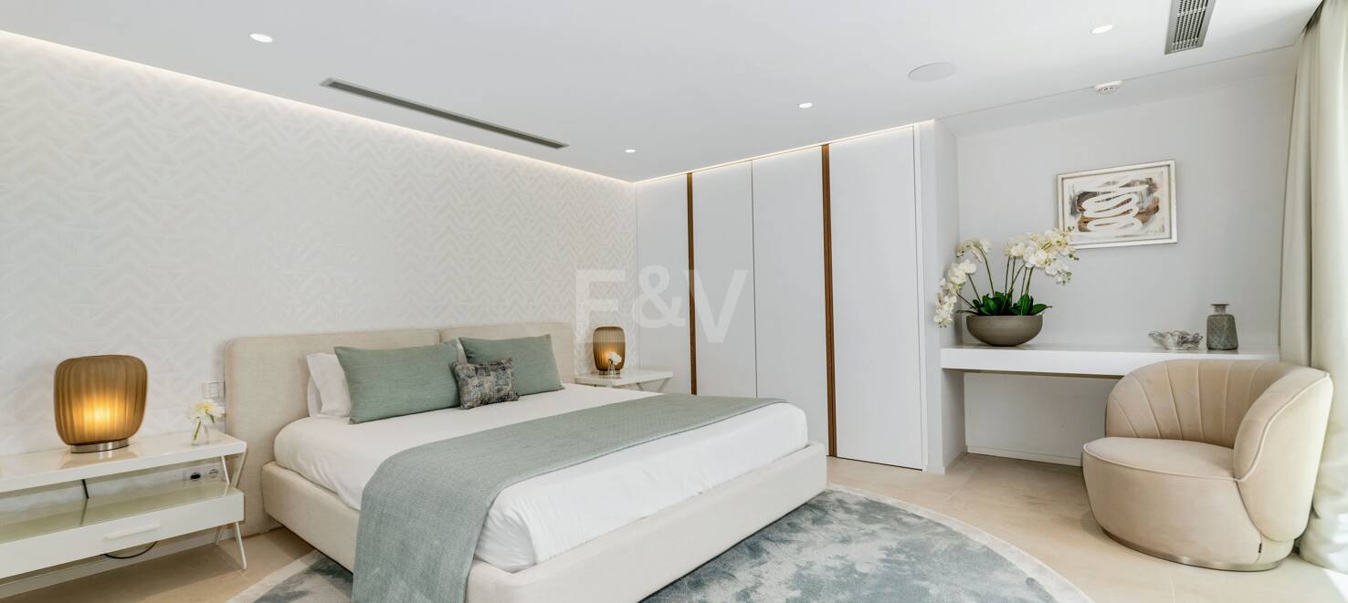 Bijoux architectural moderne Cascada de Camoján. Prix à partir de 48 000 € par semaine