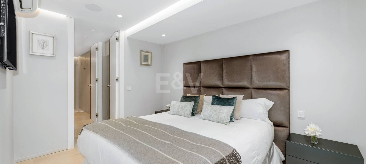 Bijoux architectural moderne Cascada de Camoján. Prix à partir de 48 000 € par semaine