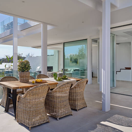 Best-Value Modern Style Villa with Sea and Mountain Views in Marbella Town