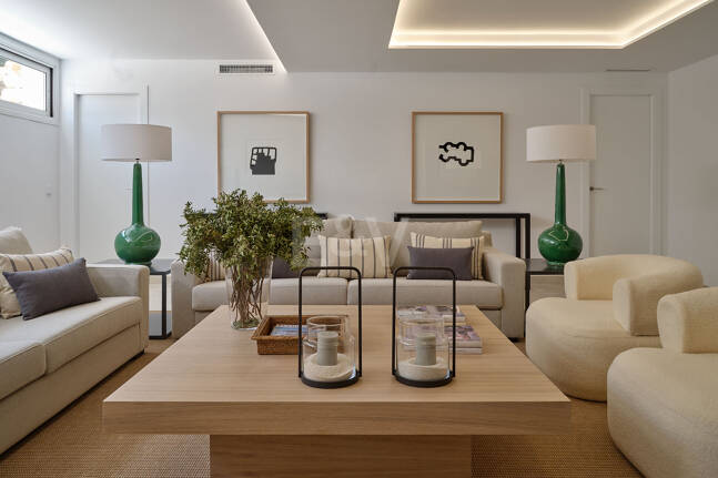 Best-Value Modern Style Villa with Sea and Mountain Views in Marbella Town