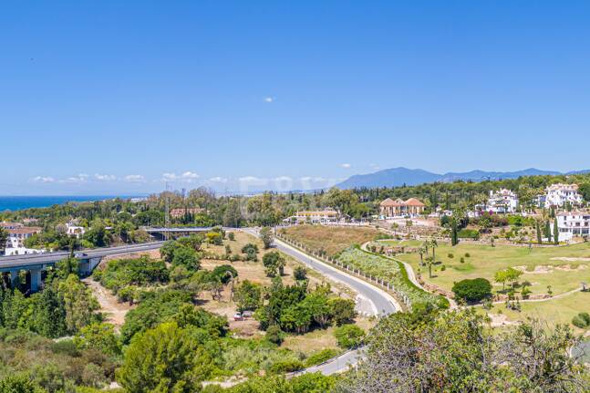 Best-Value Modern Style Villa with Sea and Mountain Views in Marbella Town