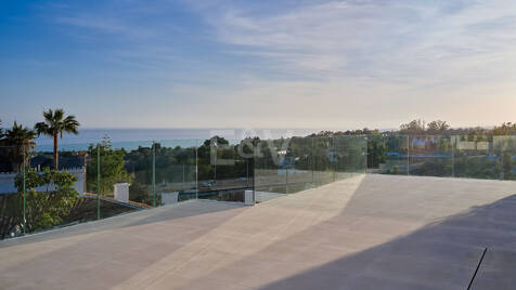 Best-Value Modern Style Villa with Sea and Mountain Views in Marbella Town