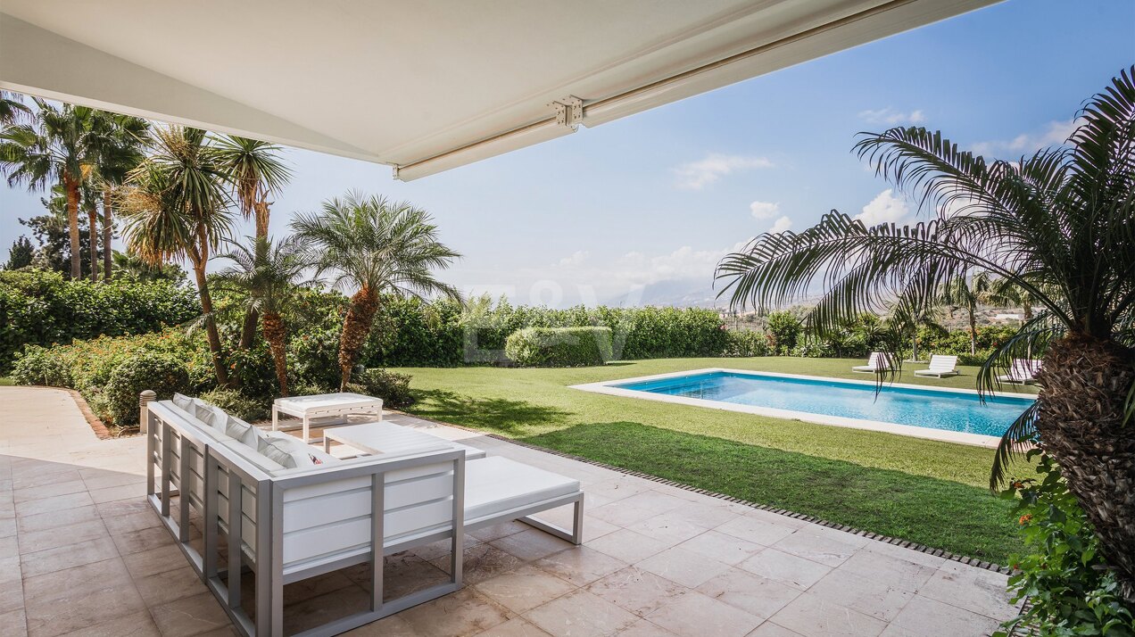 Villa à vendre en Hacienda las Chapas, Marbella Est