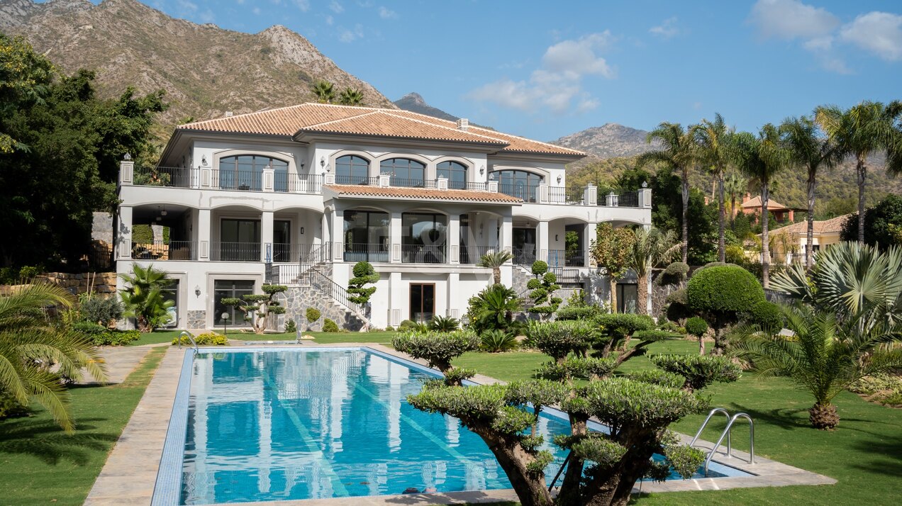 Neu gebaute Villa im mediterranen Stil in Sierra Blanca