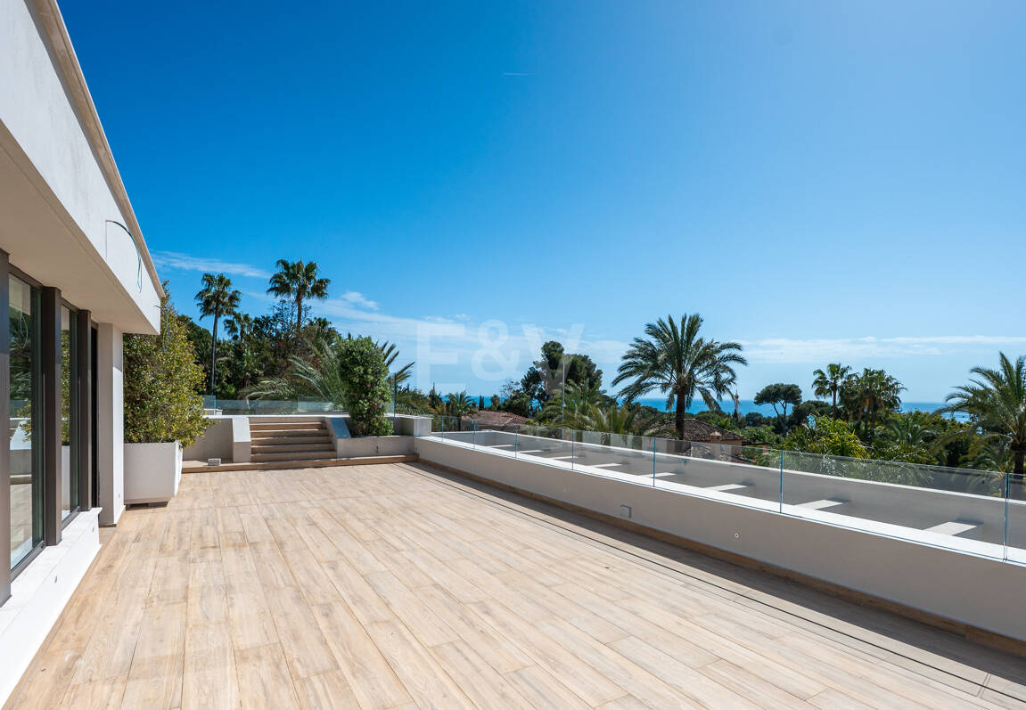 Luxuriöse, neu erbaute Villa mit Meerblick in Los Monteros