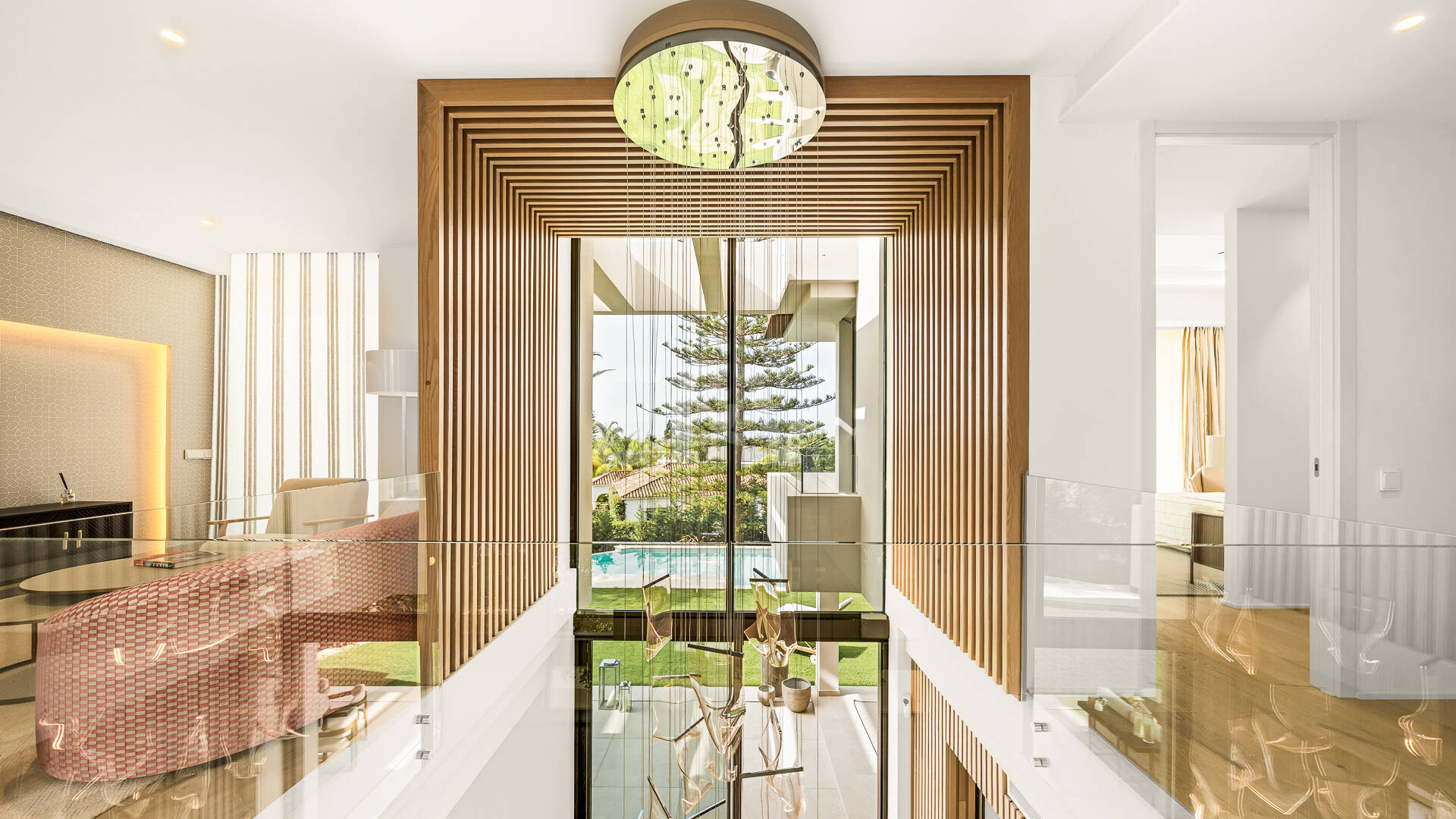 Luxuriöse, neu erbaute Villa mit Meerblick in Los Monteros
