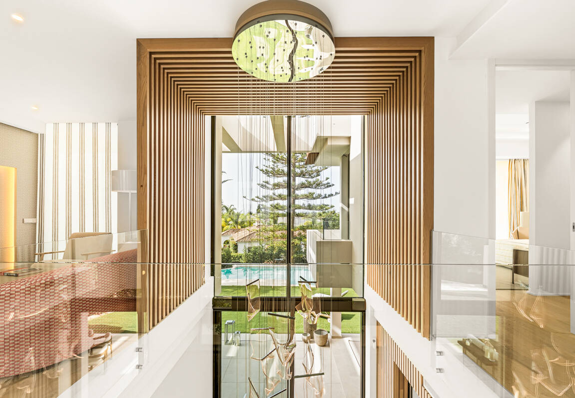 Luxuriöse, neu erbaute Villa mit Meerblick in Los Monteros