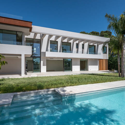 Luxuriöse, neu erbaute Villa mit Meerblick in Los Monteros