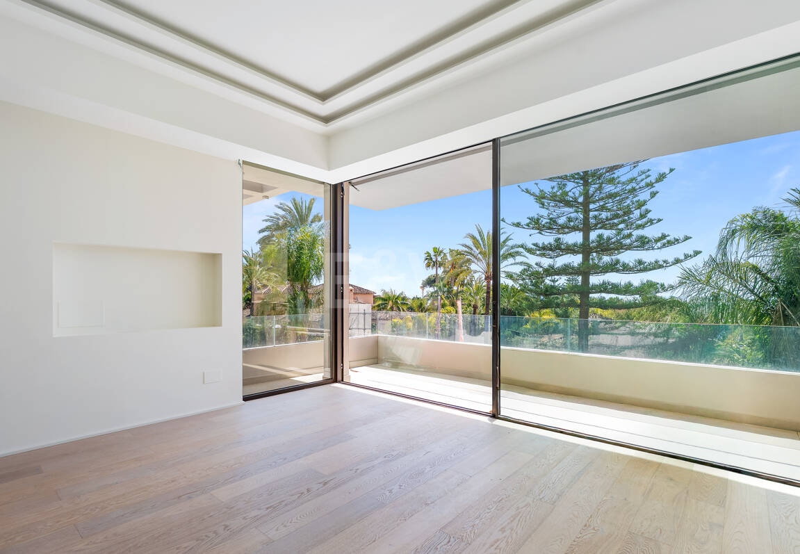 Luxuriöse, neu erbaute Villa mit Meerblick in Los Monteros