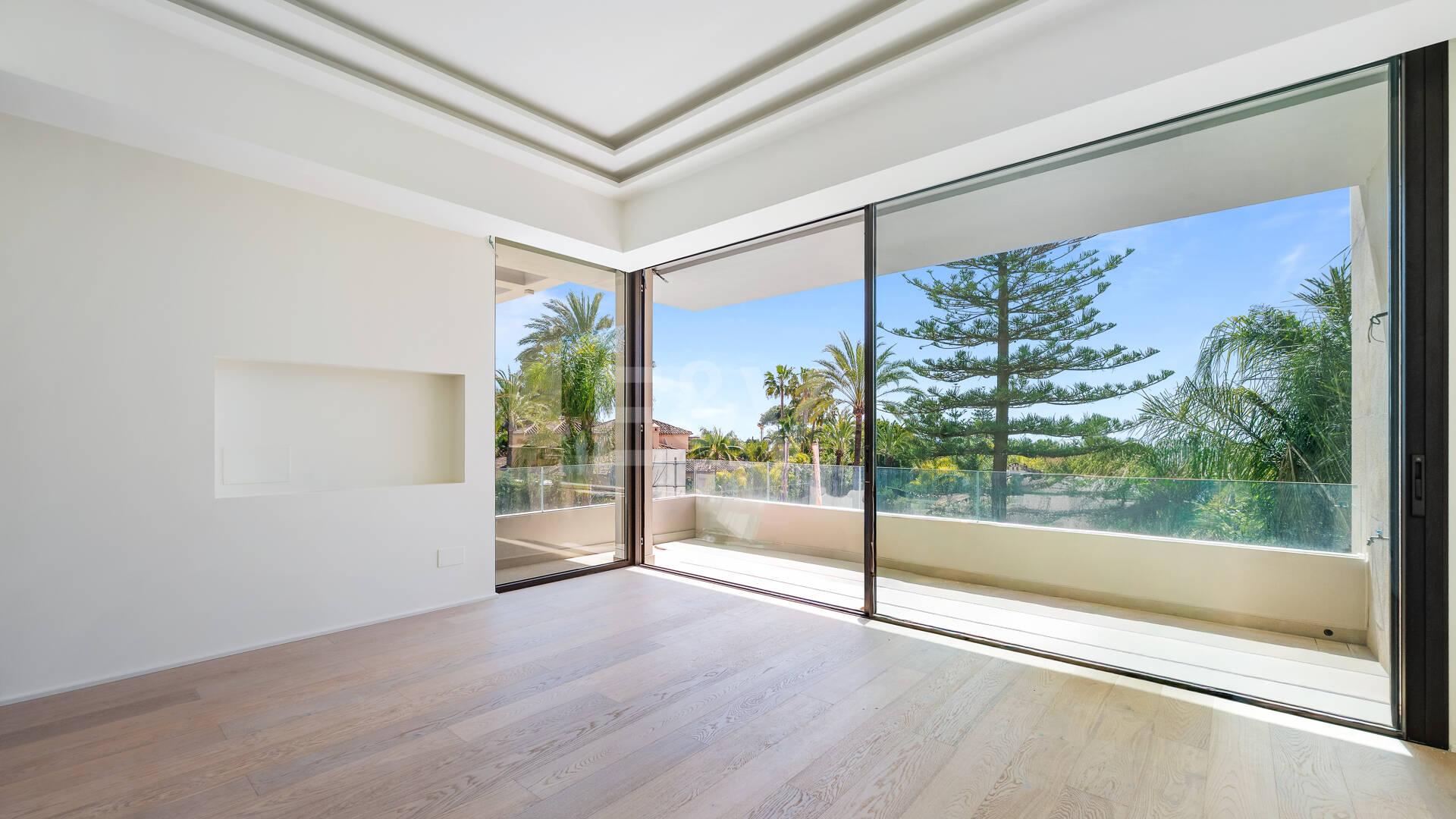 Luxuriöse, neu erbaute Villa mit Meerblick in Los Monteros