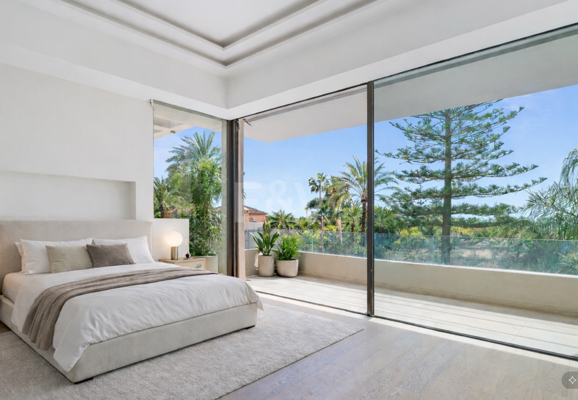 Luxuriöse, neu erbaute Villa mit Meerblick in Los Monteros