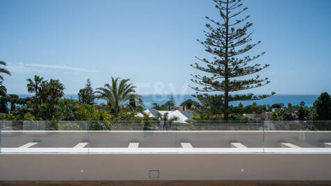 Luxury Newly Built Villa with Sea Views in Los Monteros