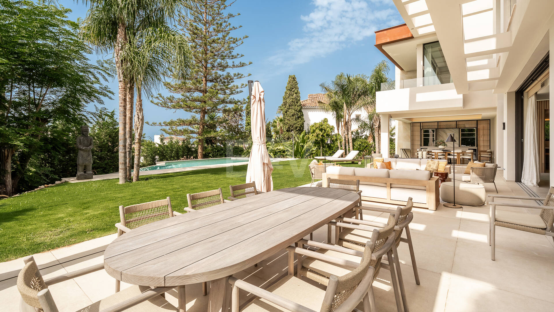 Luxuriöse, neu erbaute Villa mit Meerblick in Los Monteros
