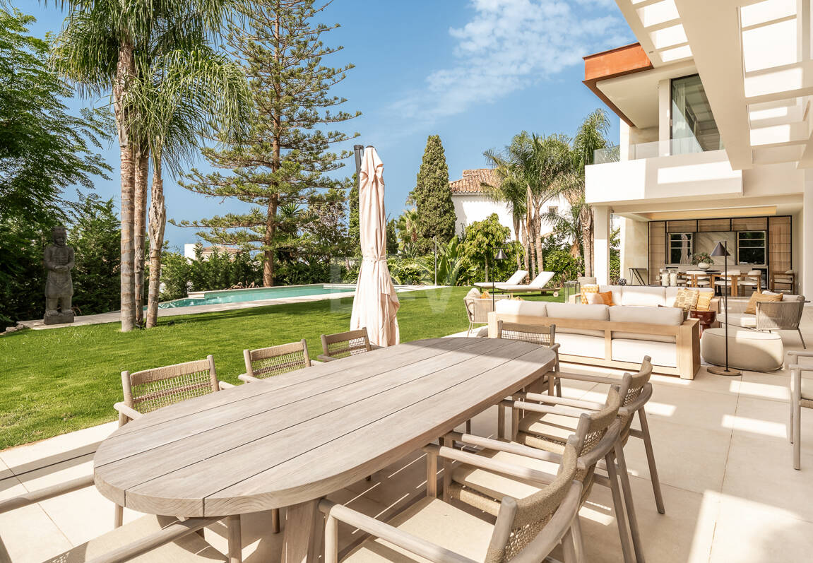 Luxuriöse, neu erbaute Villa mit Meerblick in Los Monteros