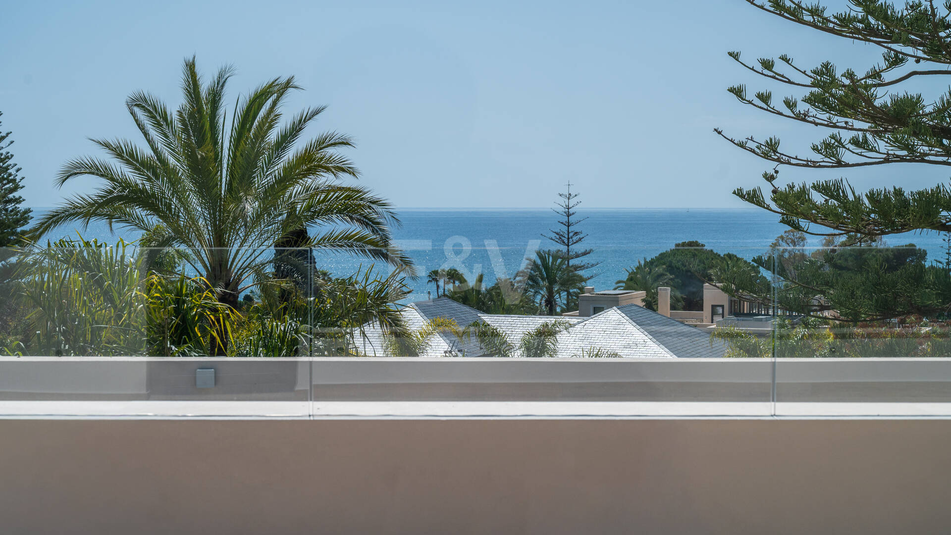 Luxuriöse, neu erbaute Villa mit Meerblick in Los Monteros