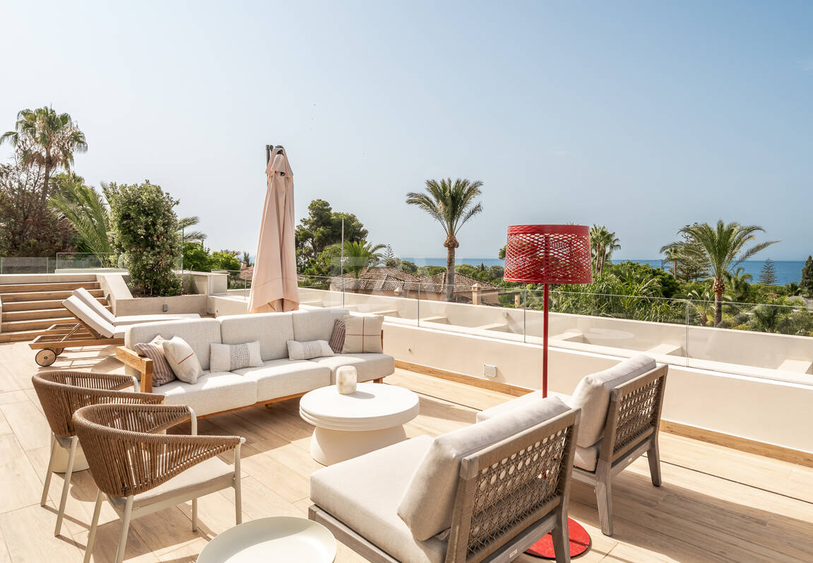 Luxuriöse, neu erbaute Villa mit Meerblick in Los Monteros