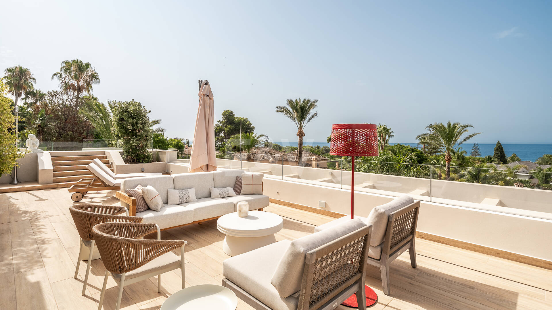 Luxuriöse, neu erbaute Villa mit Meerblick in Los Monteros