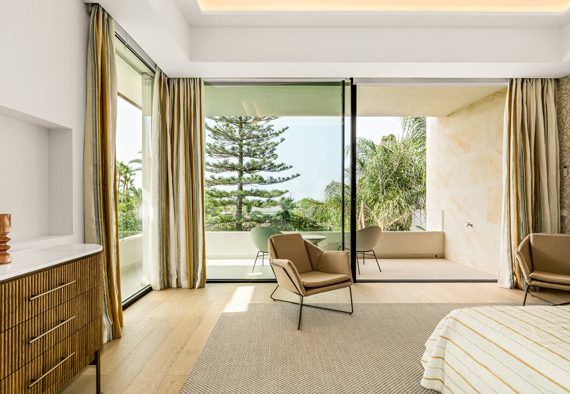 Luxuriöse, neu erbaute Villa mit Meerblick in Los Monteros