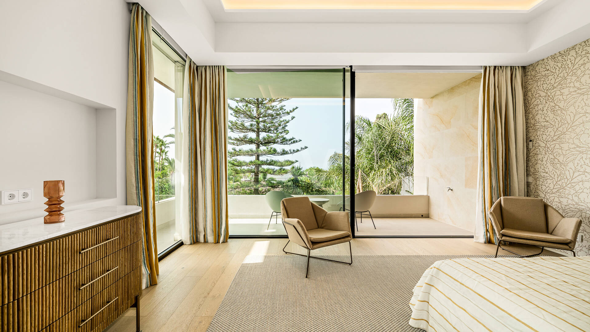 Luxuriöse, neu erbaute Villa mit Meerblick in Los Monteros
