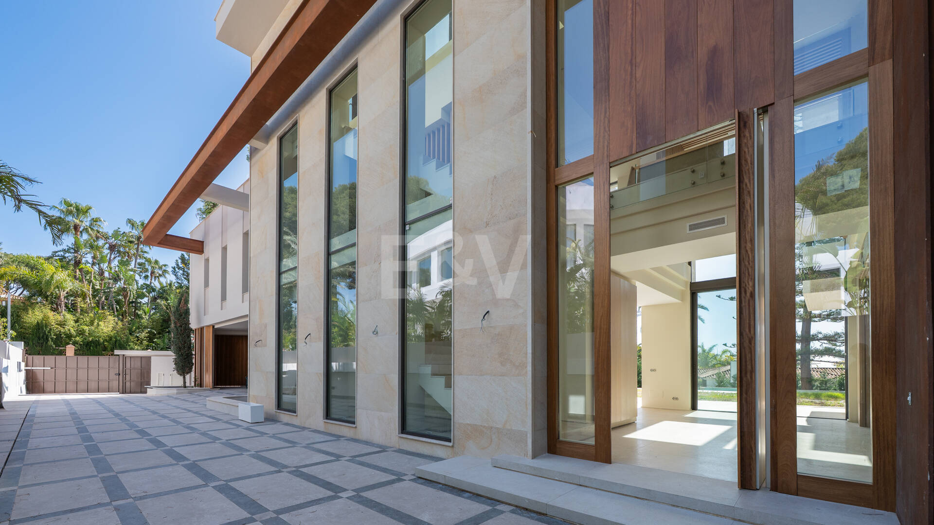 Luxuriöse, neu erbaute Villa mit Meerblick in Los Monteros