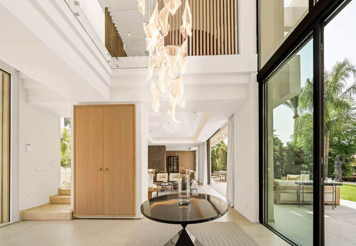 Luxuriöse, neu erbaute Villa mit Meerblick in Los Monteros