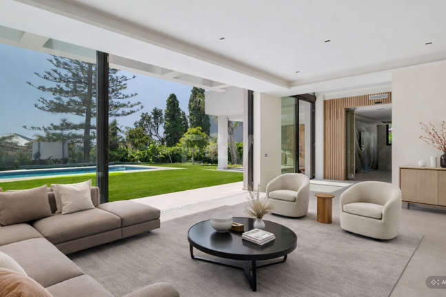 Luxuriöse, neu erbaute Villa mit Meerblick in Los Monteros