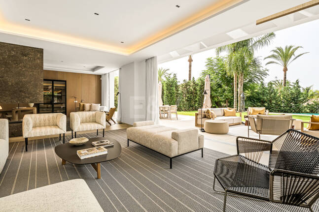 Luxuriöse, neu erbaute Villa mit Meerblick in Los Monteros