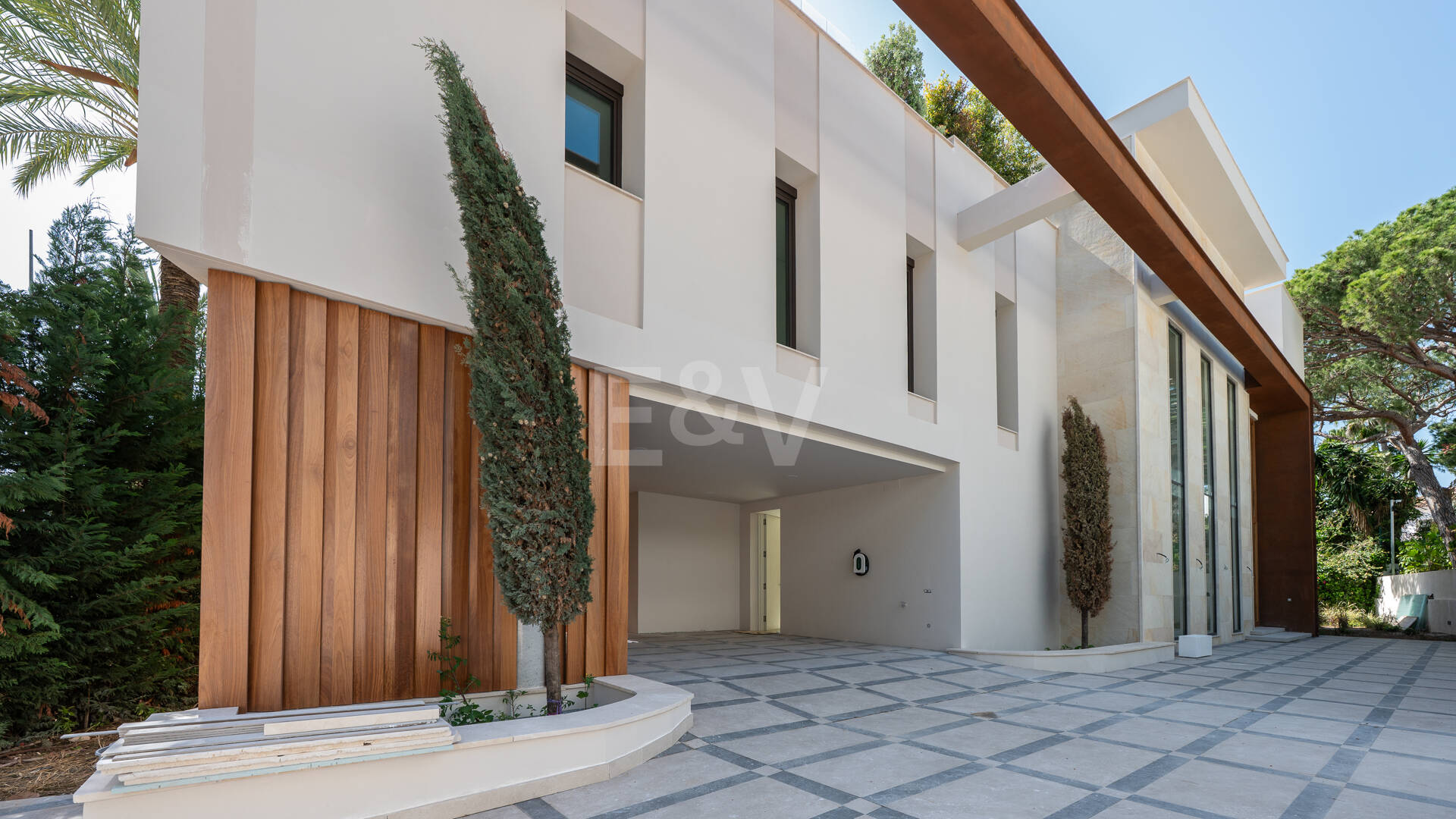 Luxuriöse, neu erbaute Villa mit Meerblick in Los Monteros