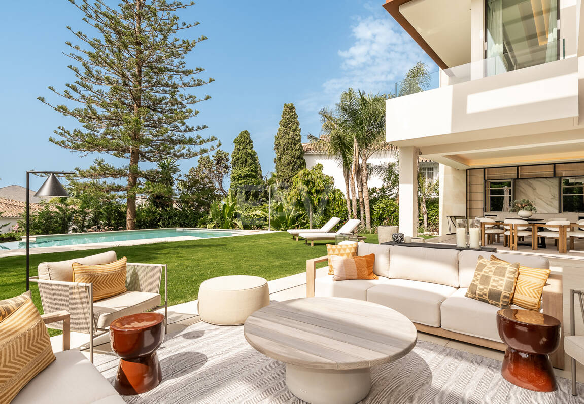 Luxuriöse, neu erbaute Villa mit Meerblick in Los Monteros