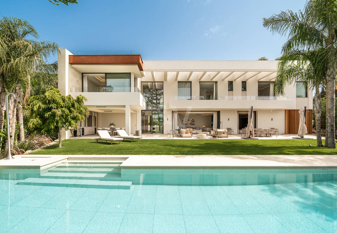 Luxuriöse, neu erbaute Villa mit Meerblick in Los Monteros