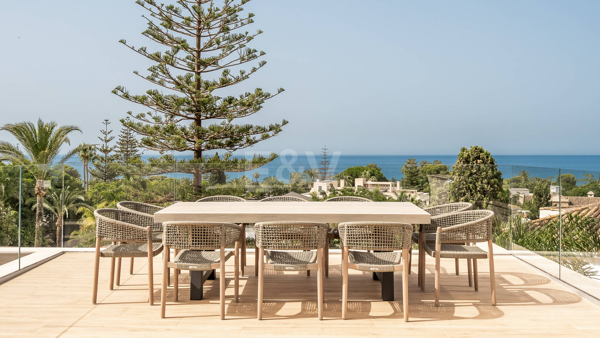 Luxuriöse, neu erbaute Villa mit Meerblick in Los Monteros
