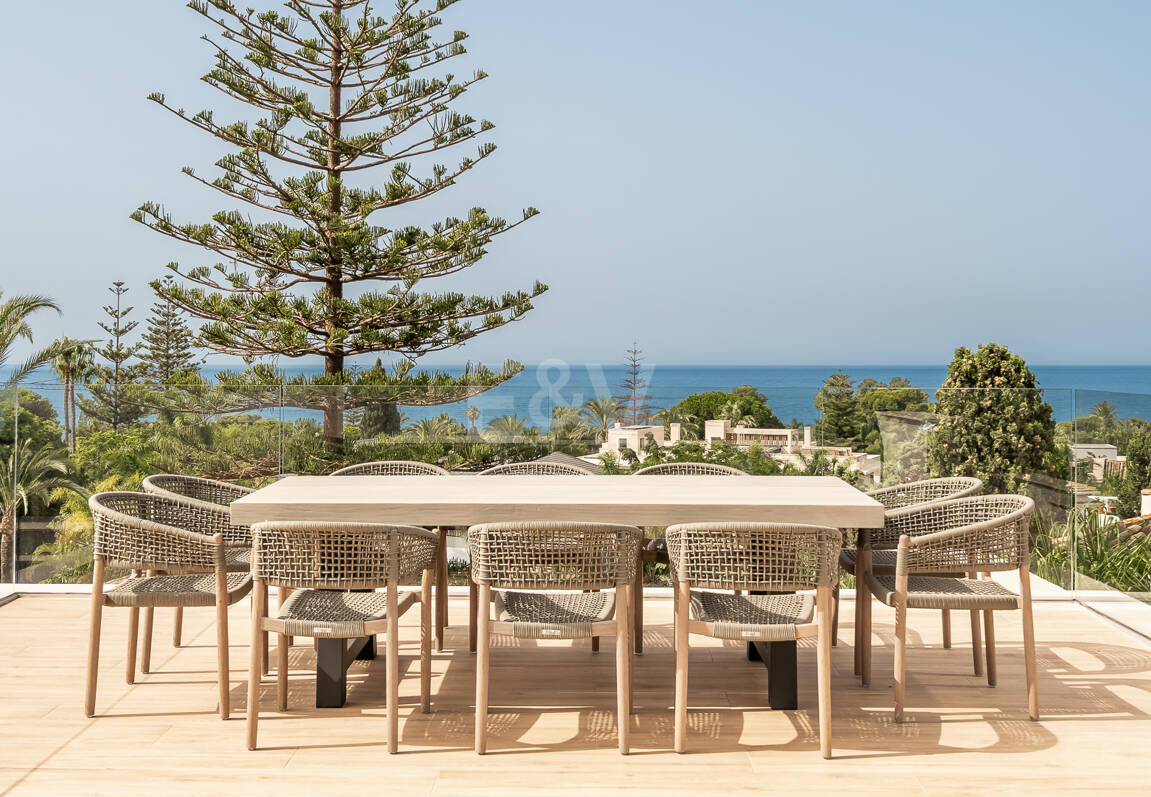 Luxuriöse, neu erbaute Villa mit Meerblick in Los Monteros