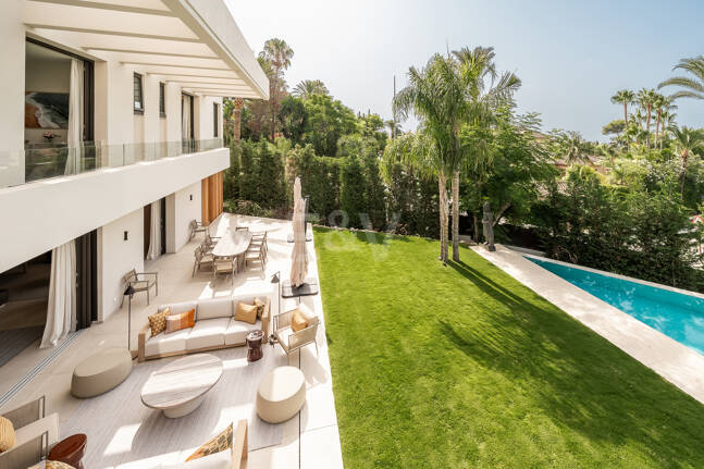 Luxuriöse, neu erbaute Villa mit Meerblick in Los Monteros