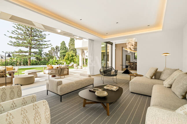 Luxuriöse, neu erbaute Villa mit Meerblick in Los Monteros