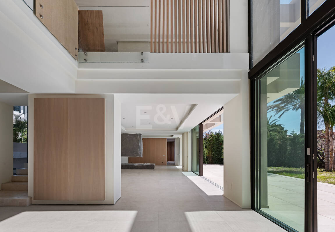 Luxuriöse, neu erbaute Villa mit Meerblick in Los Monteros