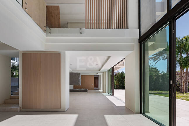 Luxuriöse, neu erbaute Villa mit Meerblick in Los Monteros