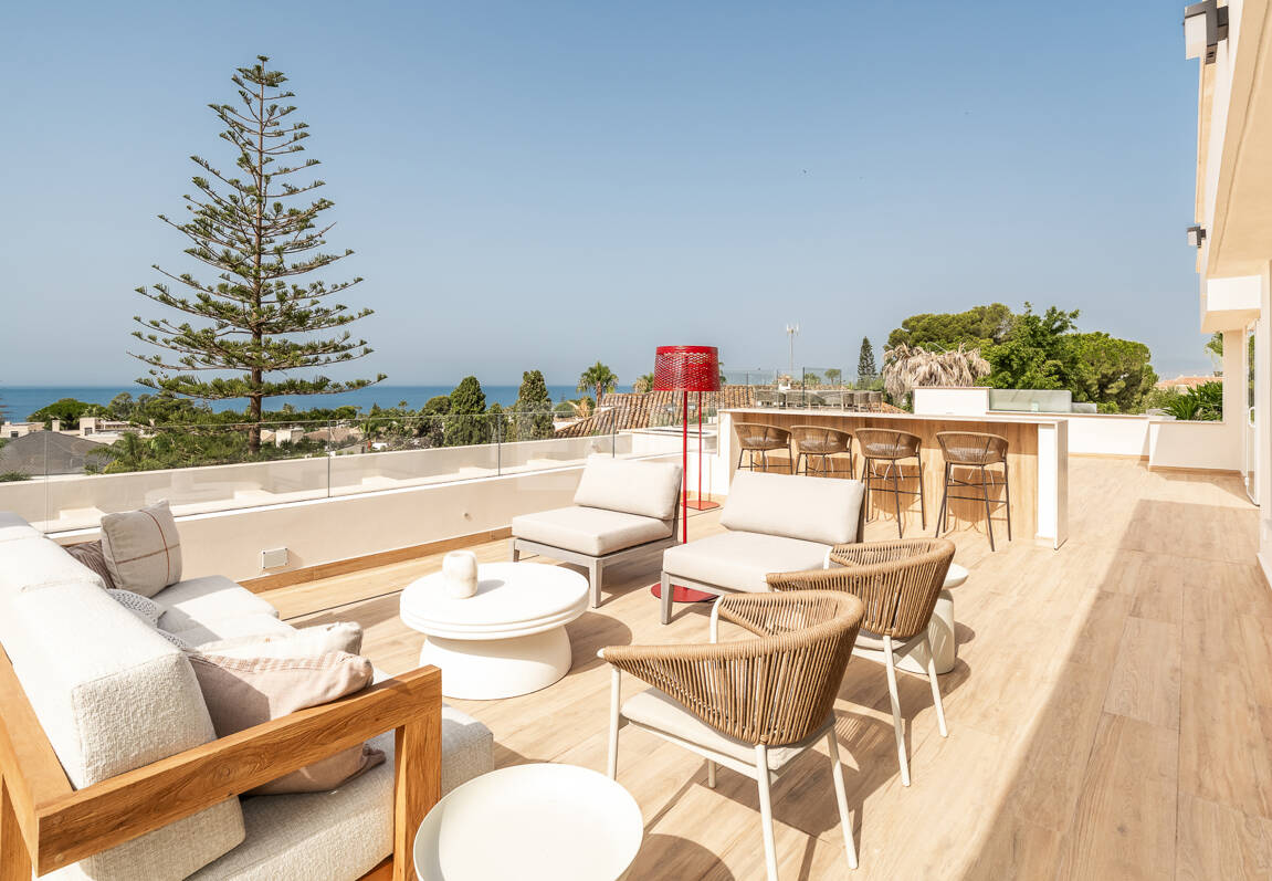 Luxuriöse, neu erbaute Villa mit Meerblick in Los Monteros