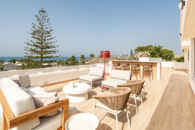 Luxuriöse, neu erbaute Villa mit Meerblick in Los Monteros