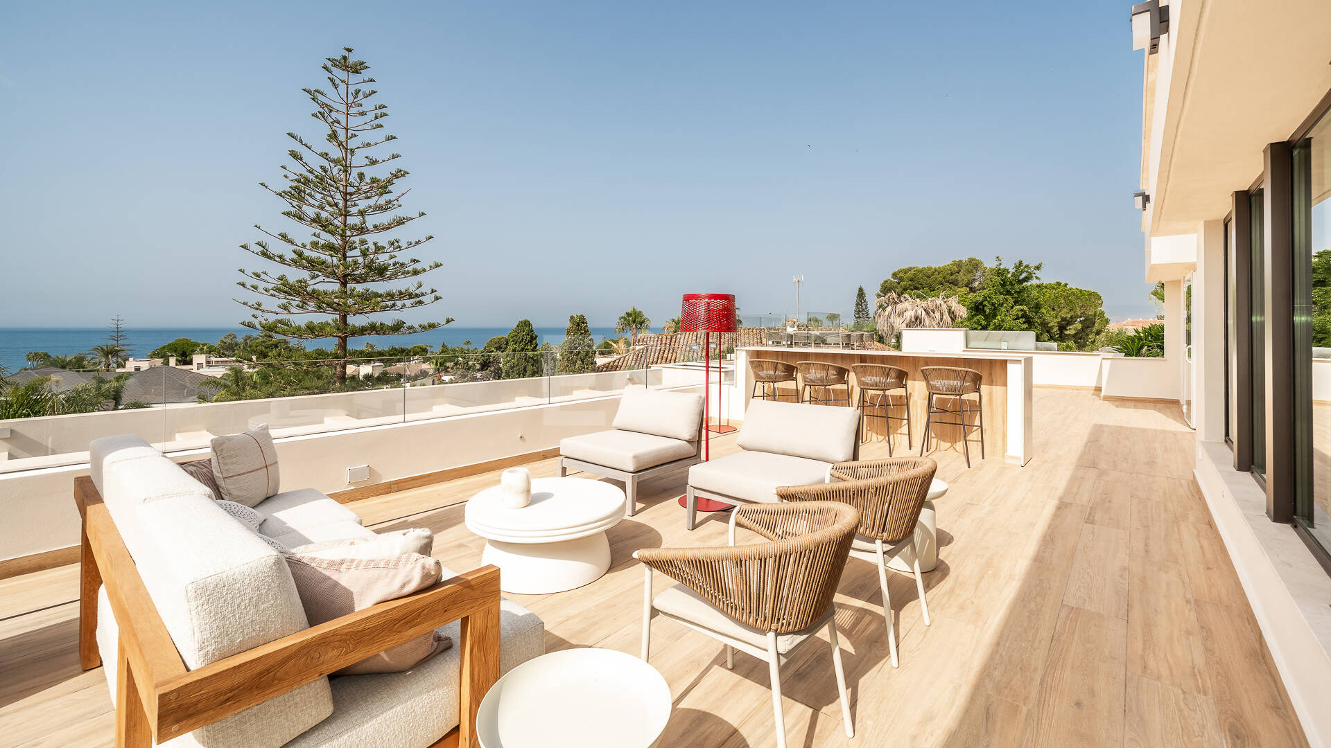 Luxuriöse, neu erbaute Villa mit Meerblick in Los Monteros