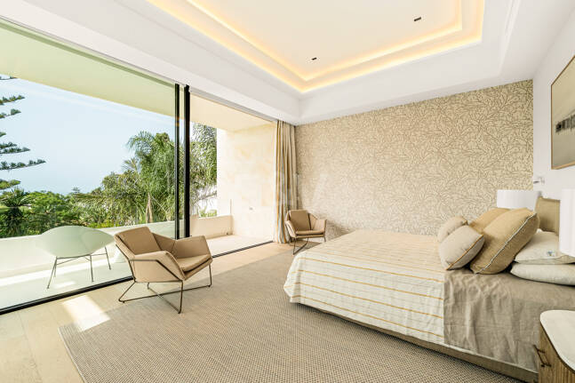 Luxuriöse, neu erbaute Villa mit Meerblick in Los Monteros