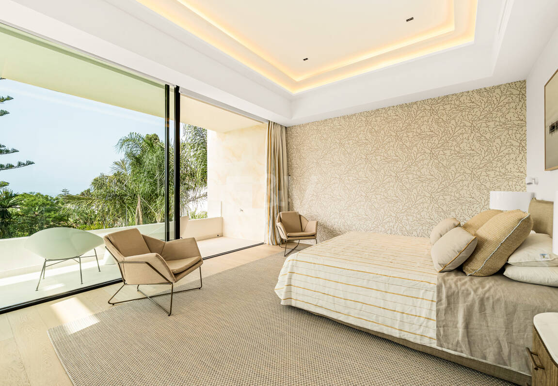 Luxuriöse, neu erbaute Villa mit Meerblick in Los Monteros