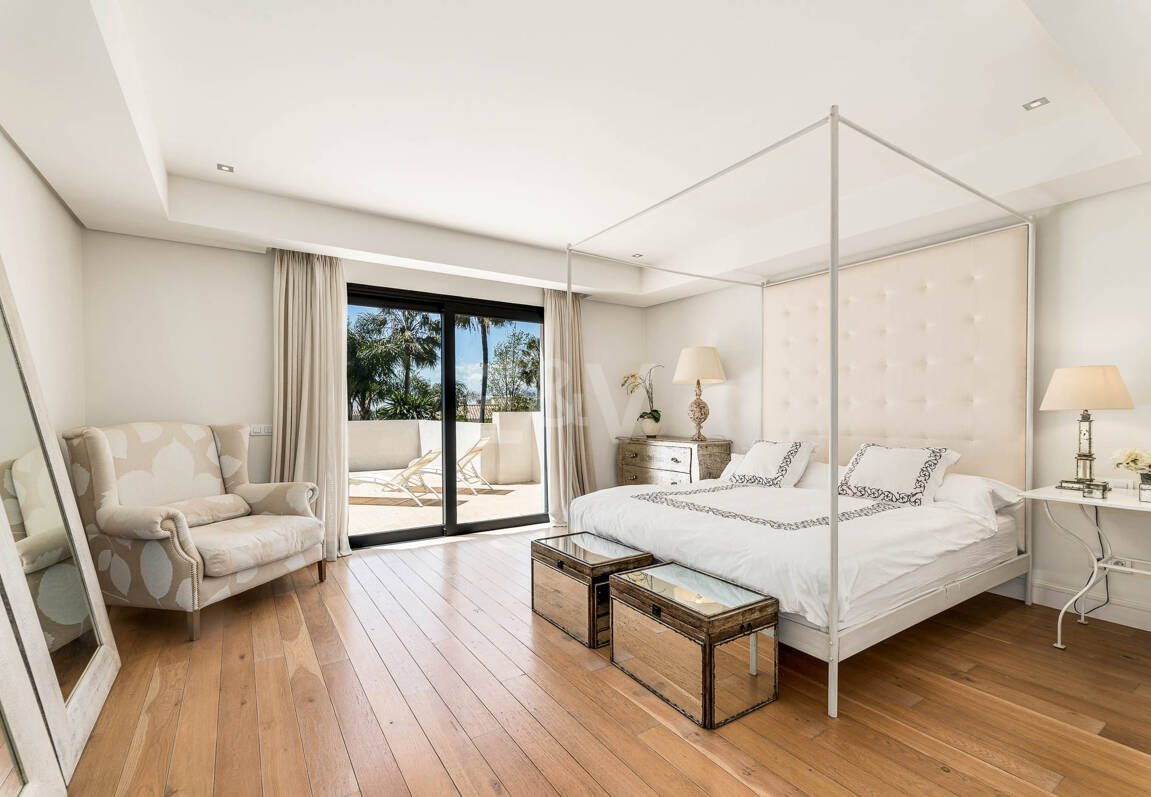 Klassische elegante Villa mit Meerblick. Preise ab 10,500 € pro Woche