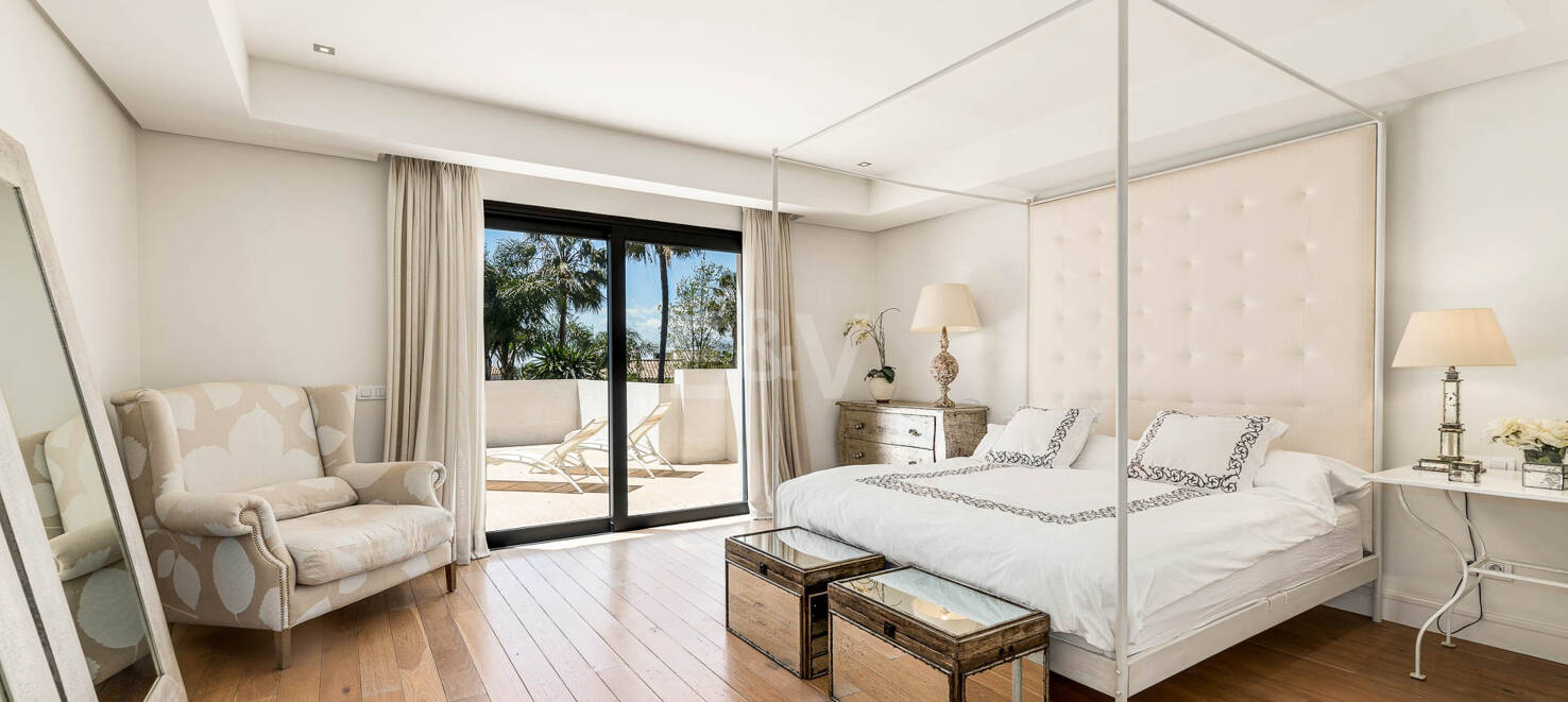 Klassische elegante Villa mit Meerblick. Preise ab 10,500 € pro Woche