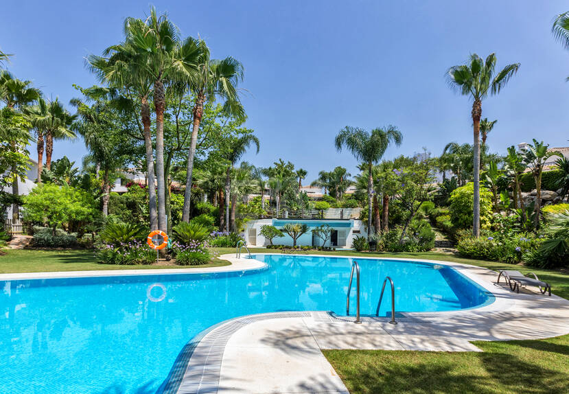 Klassische elegante Villa mit Meerblick. Preise ab 10,500 € pro Woche