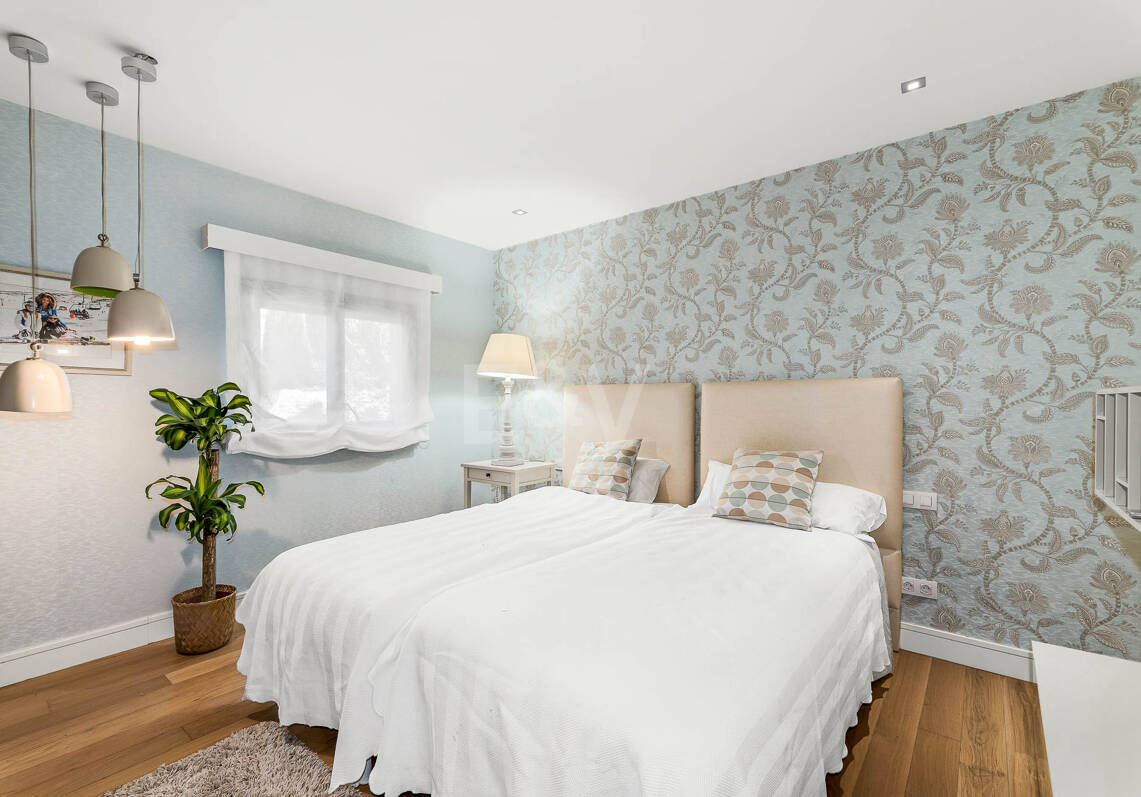 Klassische elegante Villa mit Meerblick. Preise ab 10,500 € pro Woche