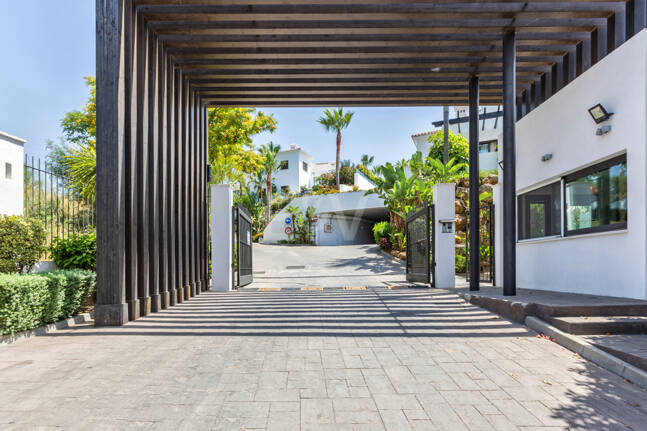 Klassische elegante Villa mit Meerblick. Preise ab 10,500 € pro Woche